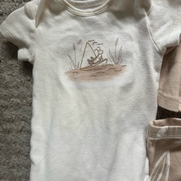 Carter’s 3m 3pc set - Picture 4 of 5